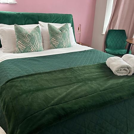 The Lily Pad Near Poole Dorset Self Contained Private Entrance And Free Parking Corfe Mullen Exterior foto